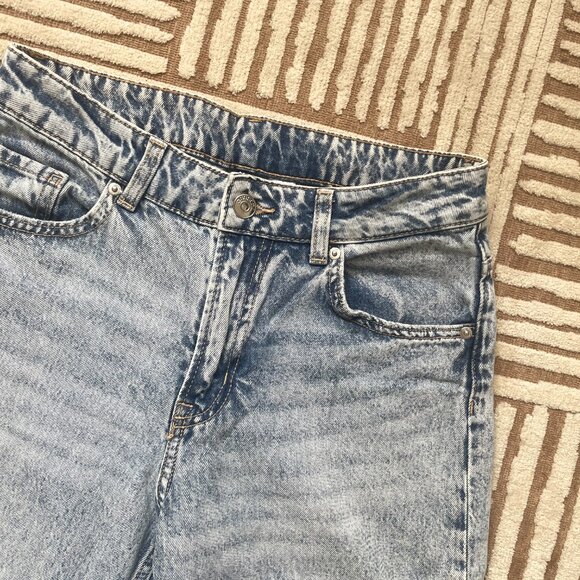 H&M - Divided Jeans - Light Wash - Size 2 - Picture 4 of 5